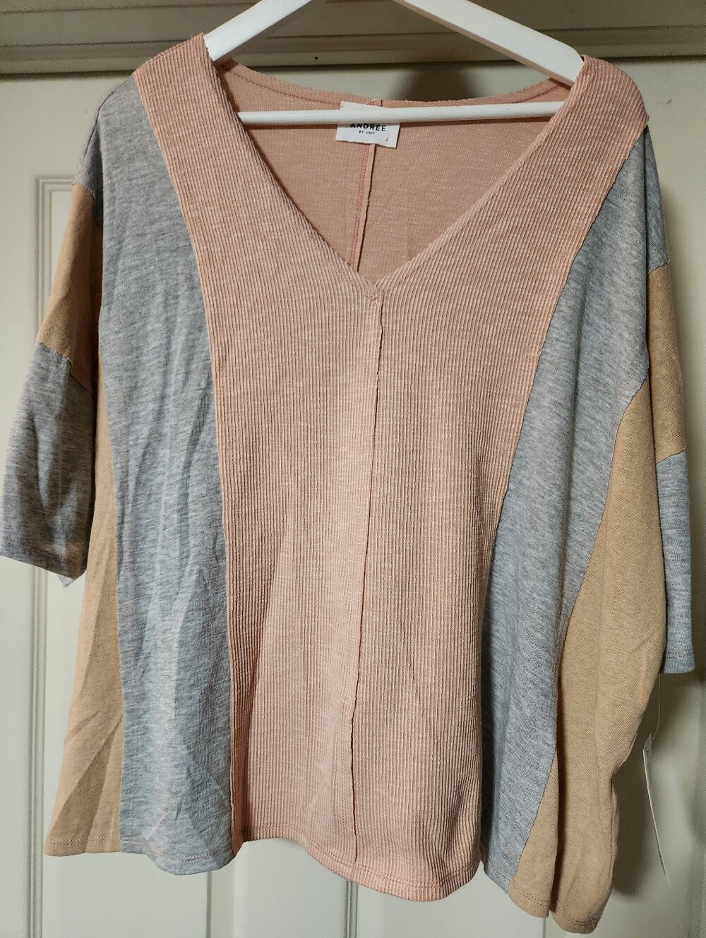 NWT Andree by Unit Small Oversized Colorblock Ribbed V-Neck Top  (Fits Like L)